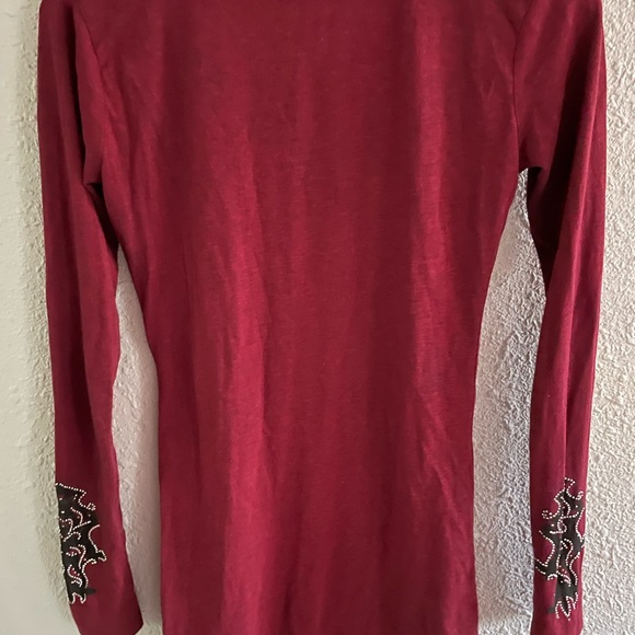 Panhandle slim embellished western tee shirt. Maroon/black detailing. Size small - Picture 4 of 5